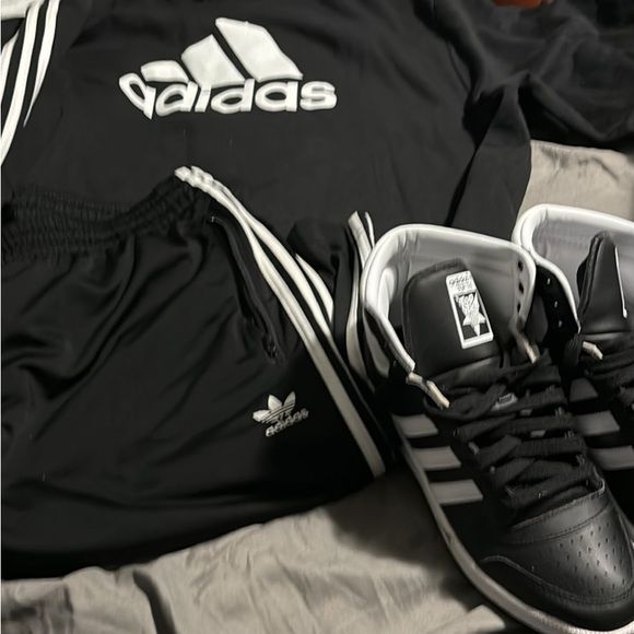 Brand new pair of size 10 1/2 Adidas sneakers black - Picture 5 of 7